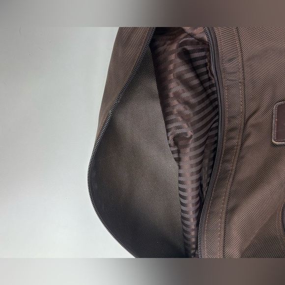 TUMI Large Brown Men's Duffel Travel Bag - Picture 4 of 14